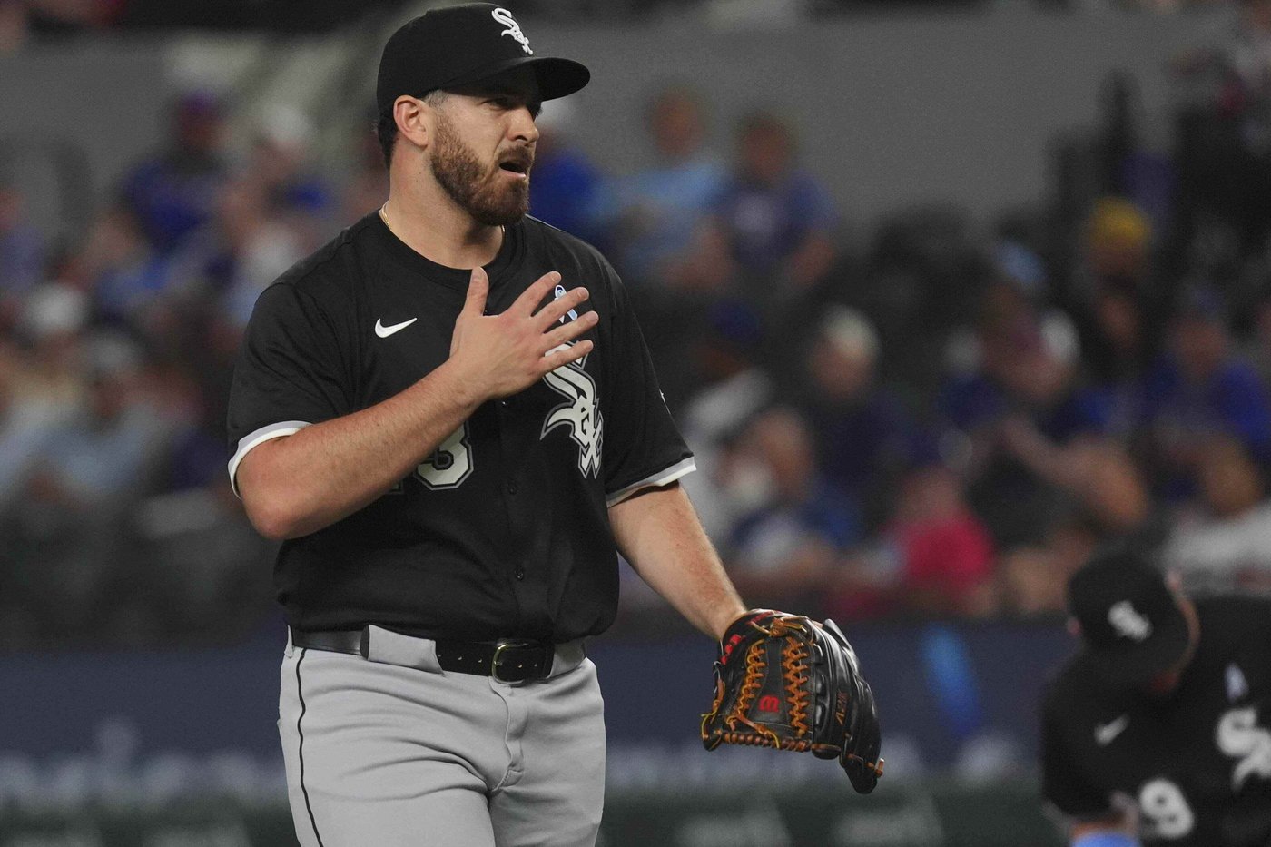 Aaron Civale gets a little wild in White Sox debut after trade from