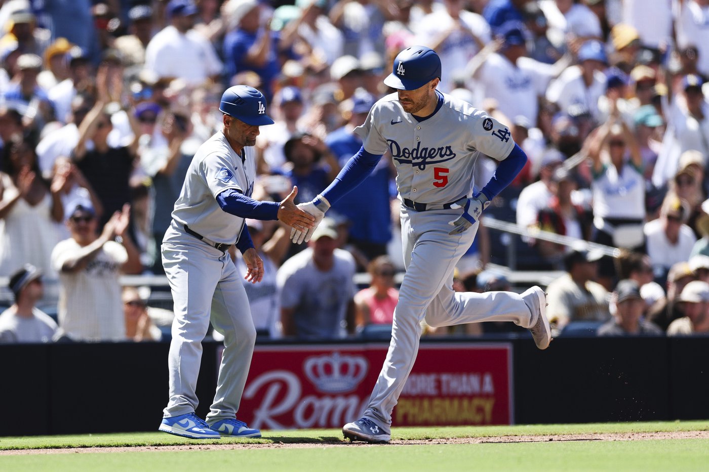 FREDDIE FREEMAN LA DODGERS バット Dodgers Superstar Scratched With Pain in 'Same Exact Spot