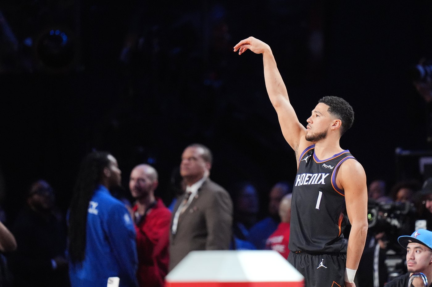 Phoenix Suns All-Star guard Devin Booker out at least 1 week with right hip strain