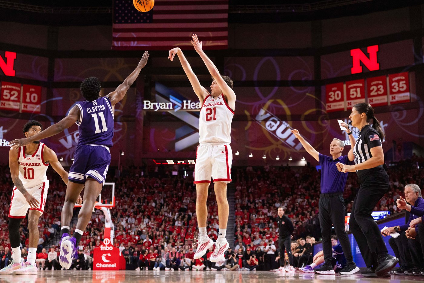 Pryce Sandfort’s 29 points lead No. 7 Nebraska past Northwestern 68-49
